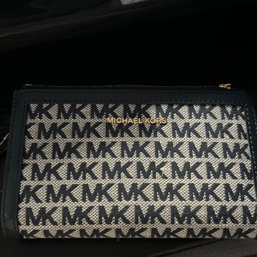 Michael Kors wristlet